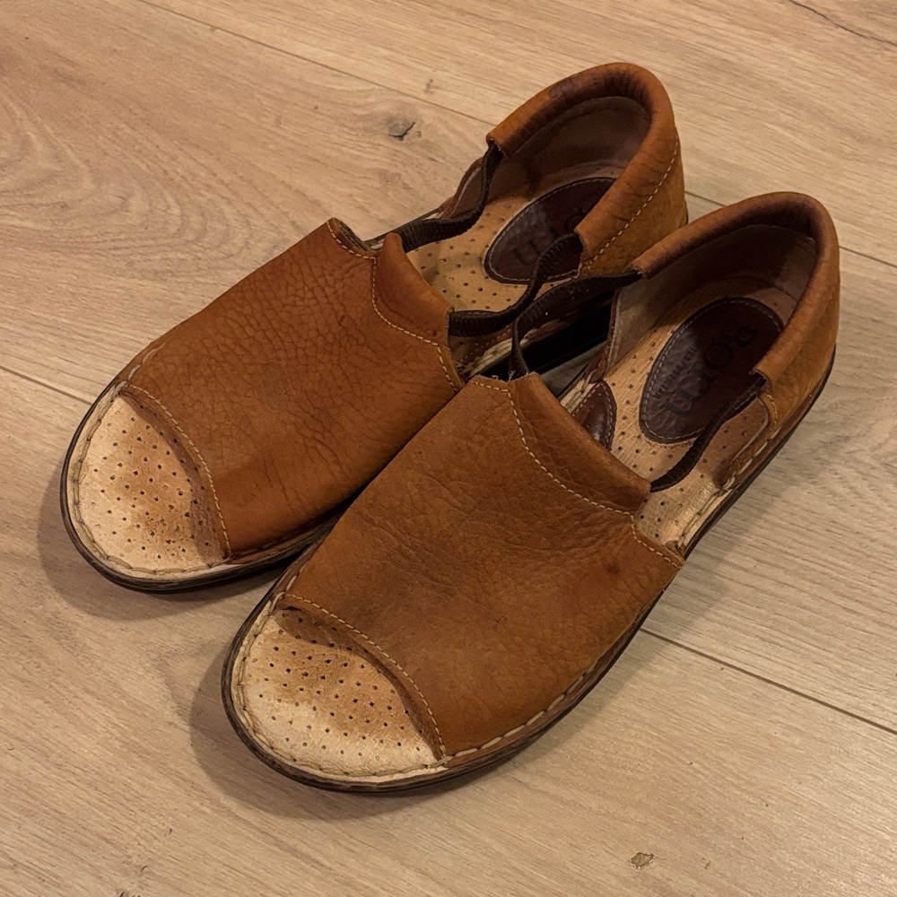 Women’s Born Brown Leather Sandal